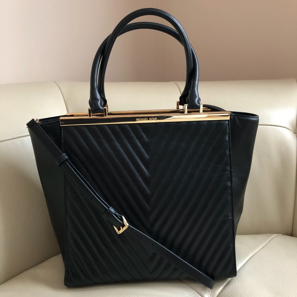 Michael Kors Black Leather Handbag.